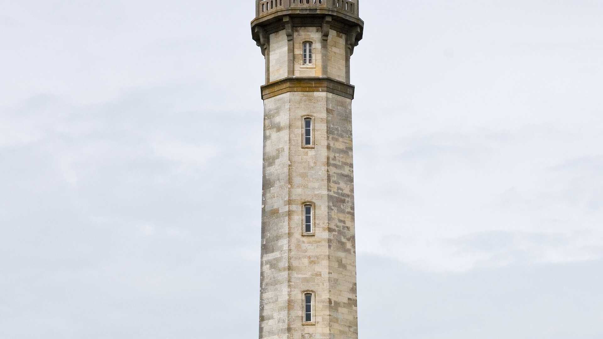 Le Phare des Baleines à l'île de Ré, monument classé de 60 mètres