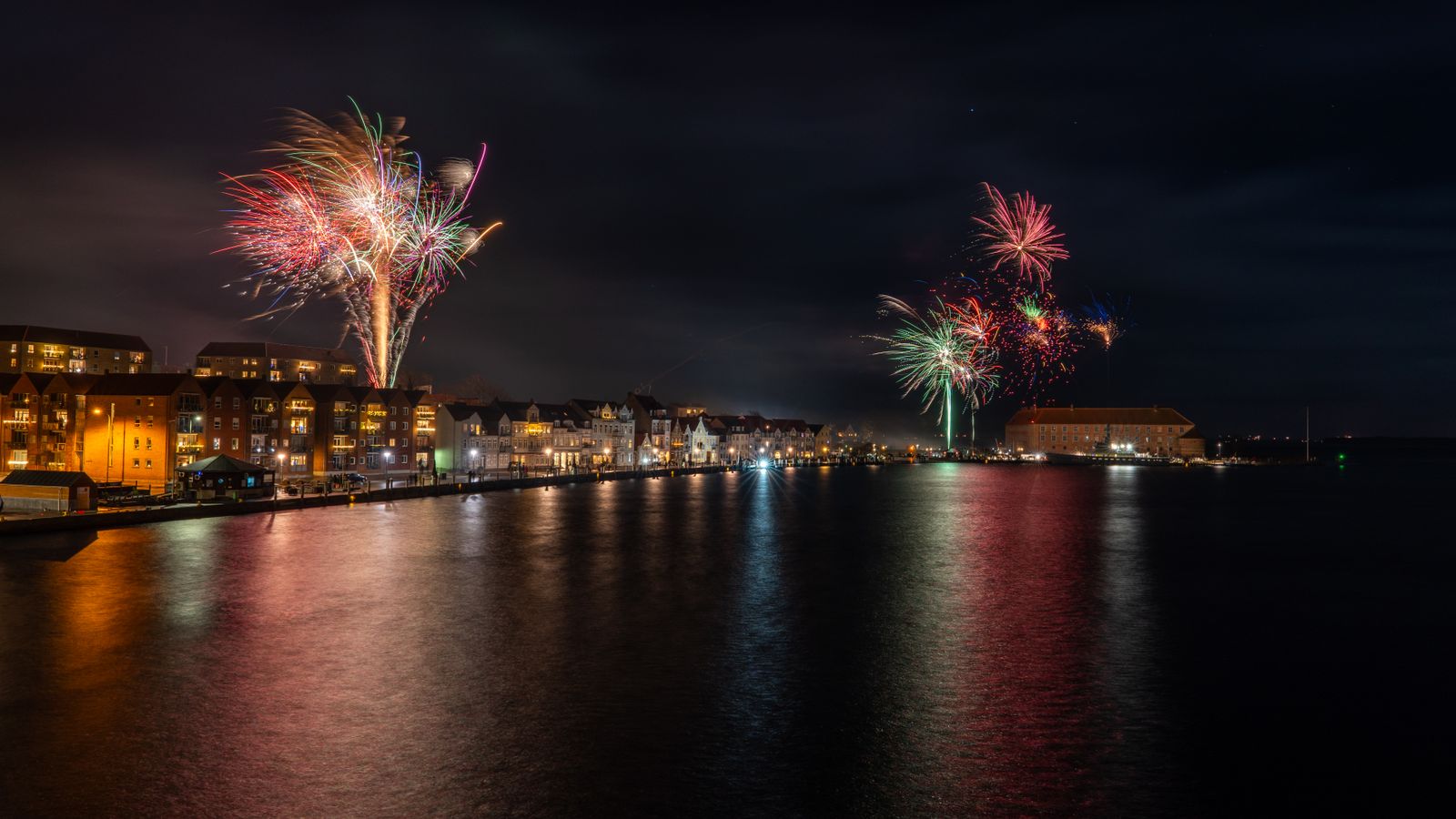 Feux d'artifice sur le port de l'île de Ré